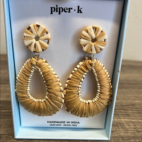Piper K Woven Teardrop Earrings ✨ - Picture 4 of 7